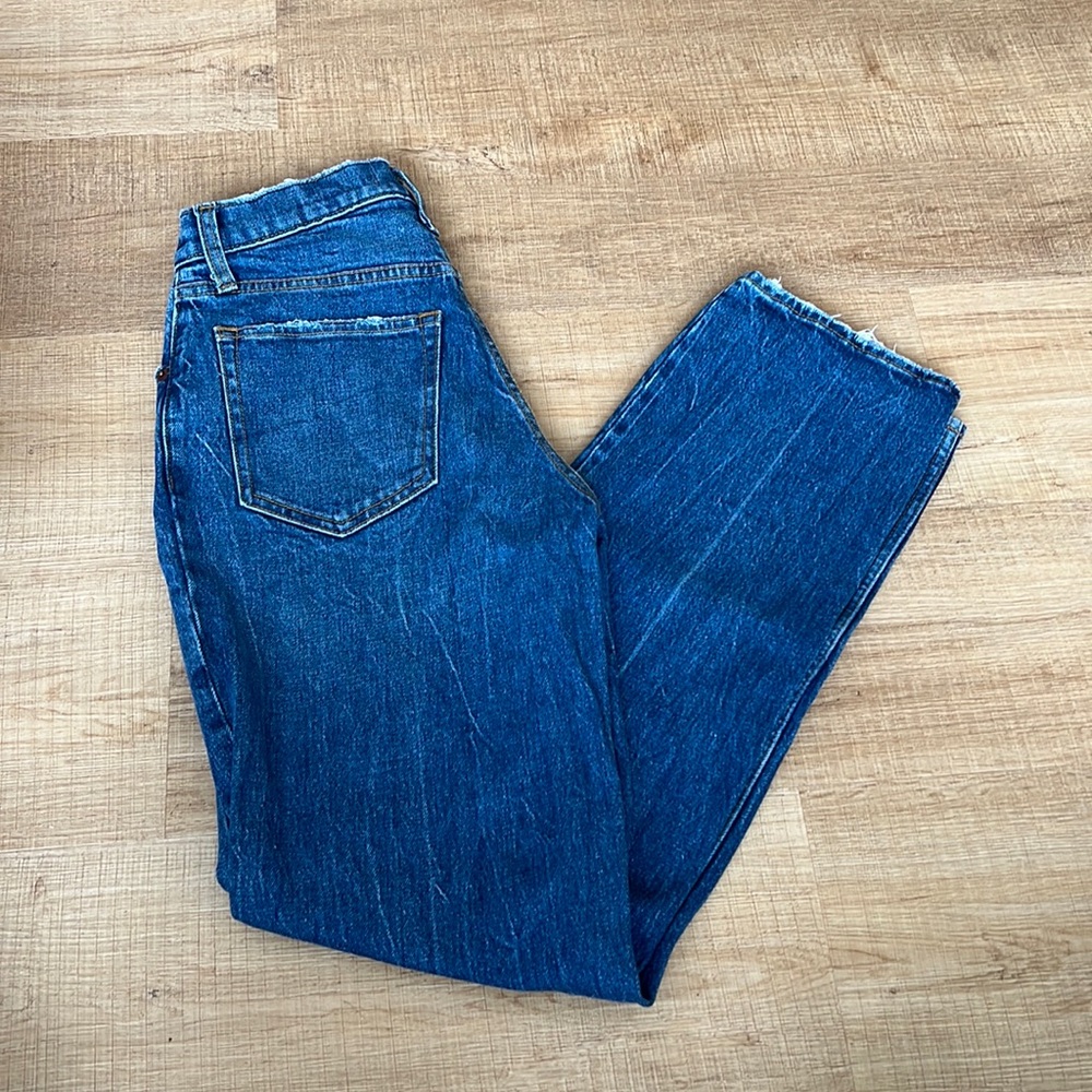 Abercrombie and Fitch ultra high rise 90s straight jean in size 27